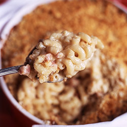 Macaroni-and-Cheese-with-Country-Ham