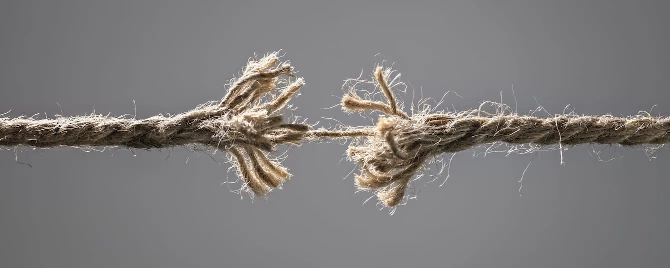 workplace stress - image of a fraying rope about to break